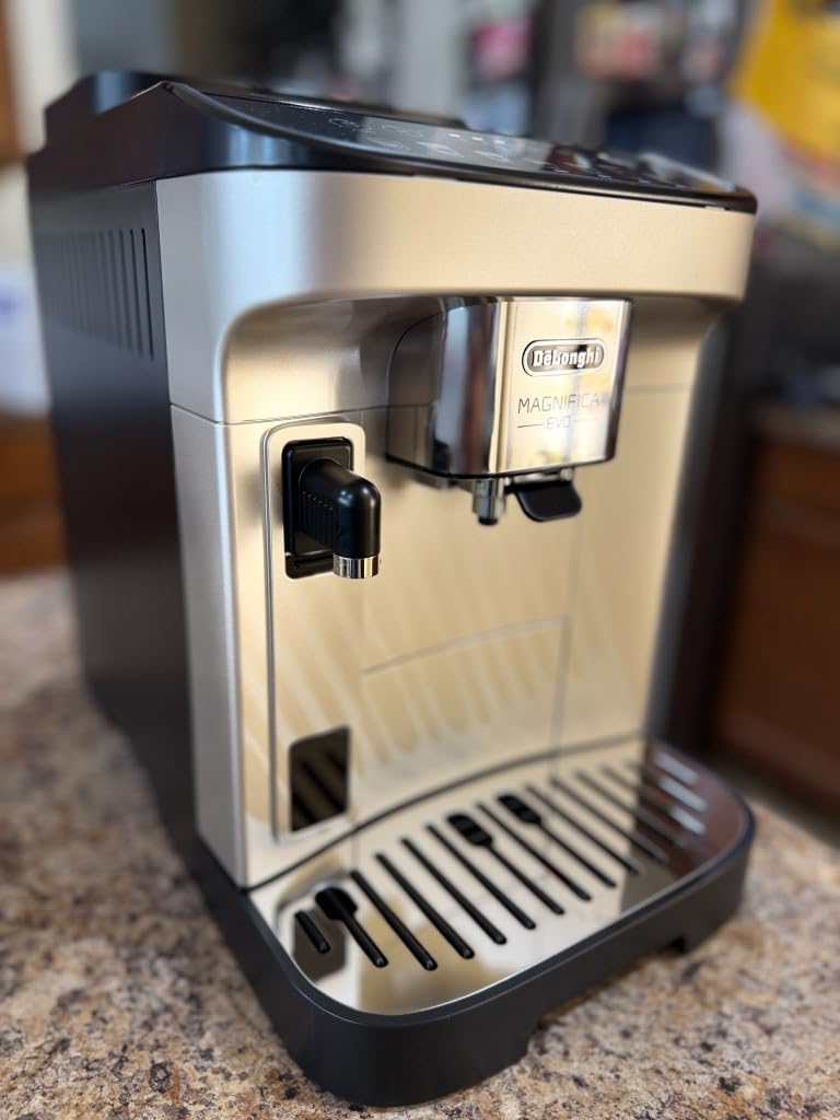 De'Longhi Magnifica Evo Automatic Espresso & Coffee Machine with Auto Milk Frother, Built-in Grinder & Auto-Clean Function - For Latte, Cappuccino, Americano, Iced Coffee, ECAM29084SB, Silver customer photo 2
