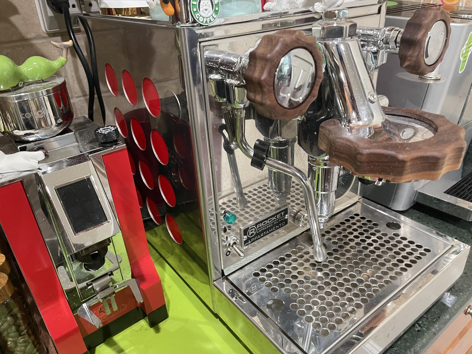 Rocket Espresso Appartamento Nera Espresso Machine | E61 | Heat Exchanger | Black/White customer photo 2