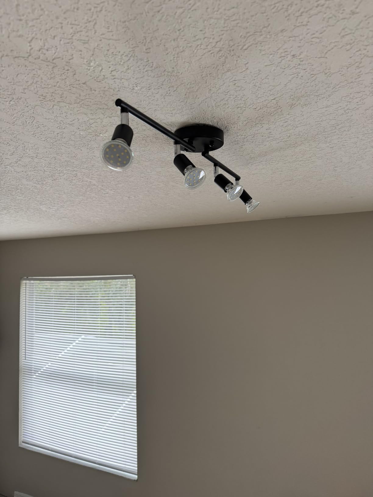 Unicozin LED 8 Light Track Lighting Kit, 54.13'' Black 8 Way Ceiling Spot Lighting, Flexibly Rotatable Head, Track Light Included 8 x LED GU10 Bulb (4W, Daylight White 5000K, 400LM) customer photo 2