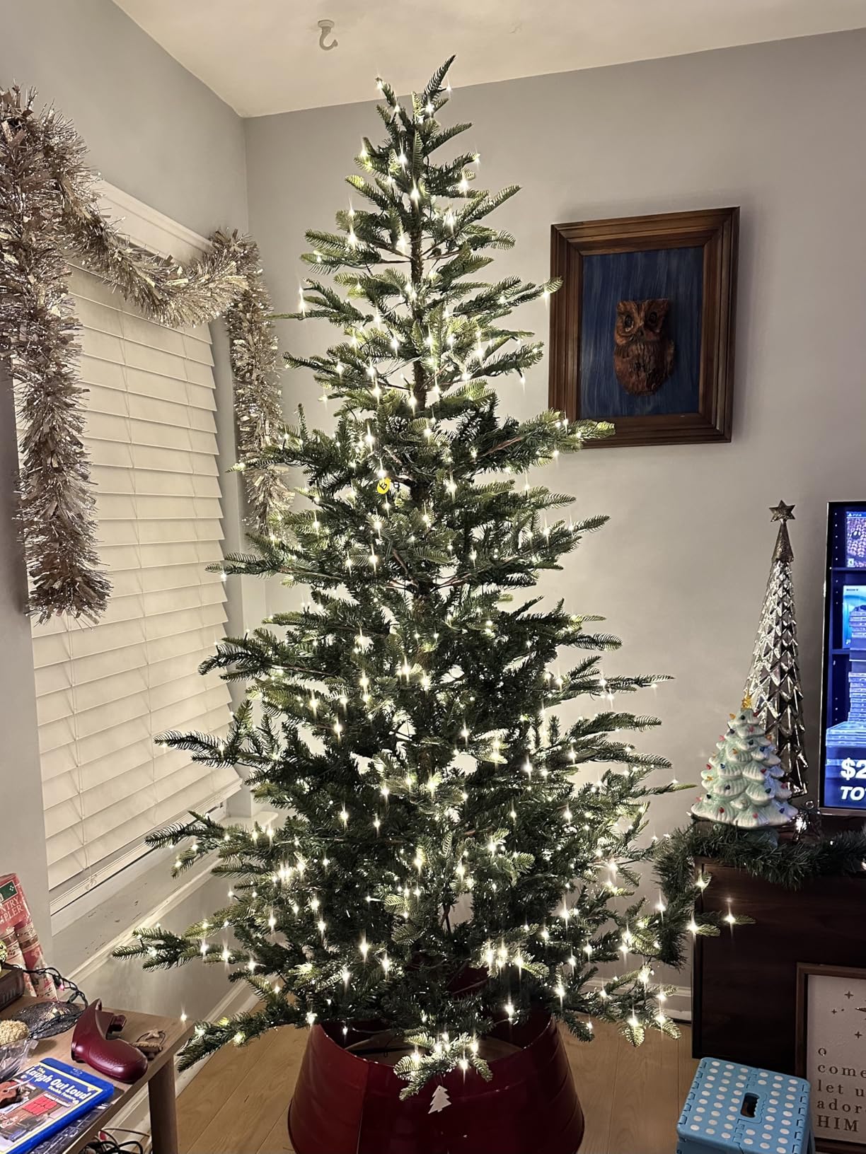 Naomi Home Prague 7.5ft Prelit Artificial Christmas Tree with Foot Pedal, 1717 Branch Tips, 550 Warm Lights and Metal Stand, 56