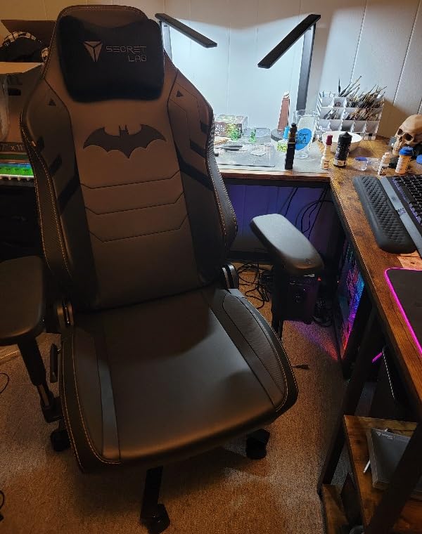 Secretlab Titan Evo Dark Knight Gaming Chair - Reclining, Ergonomic, Comfortable Computer Chair with 4D Armrests, Headrest & Lumbar Support - Regular - Black - Leatherette customer photo 1