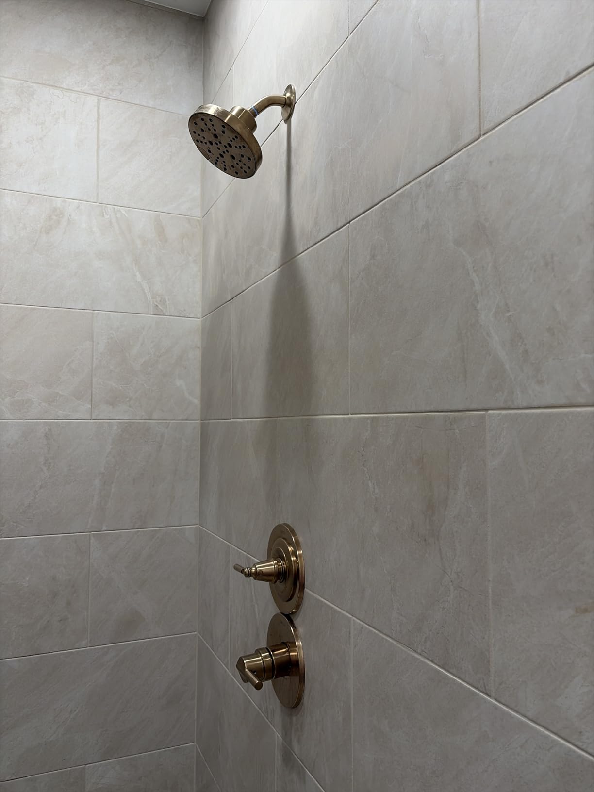 Delta Nicoli 14 Series H2Okinetic Bathtub and Shower Faucet Set, Brushed Gold Shower Head and Handle Set, Valve Trim Kit, Champagne Bronze 144749-CZ (Valve Included) customer photo 1