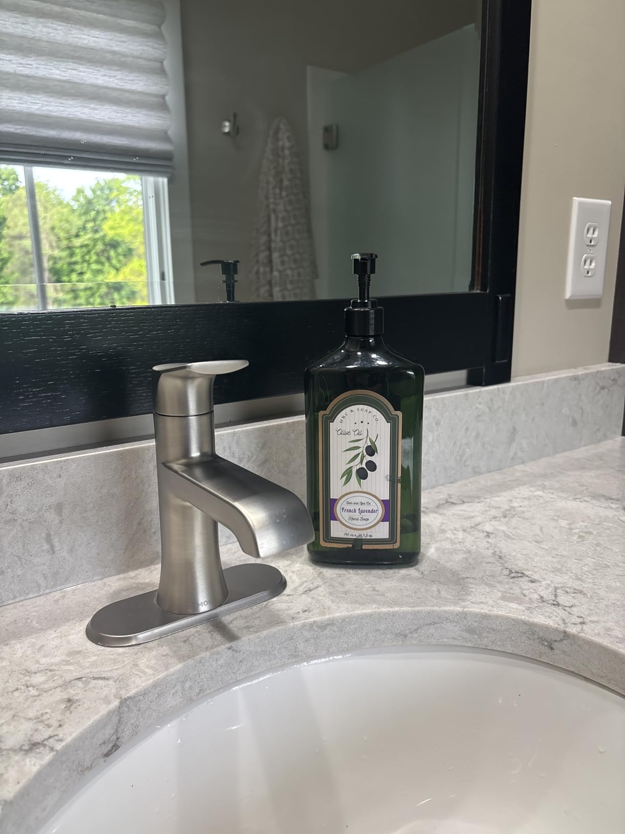 Moen LISO Spot Resist Brushed Nickel One-Handle Bathroom Faucet, One Hole Bathroom Sink Faucet with Optional Deck Plate and Push Down Drain, 84540SRN customer photo 1