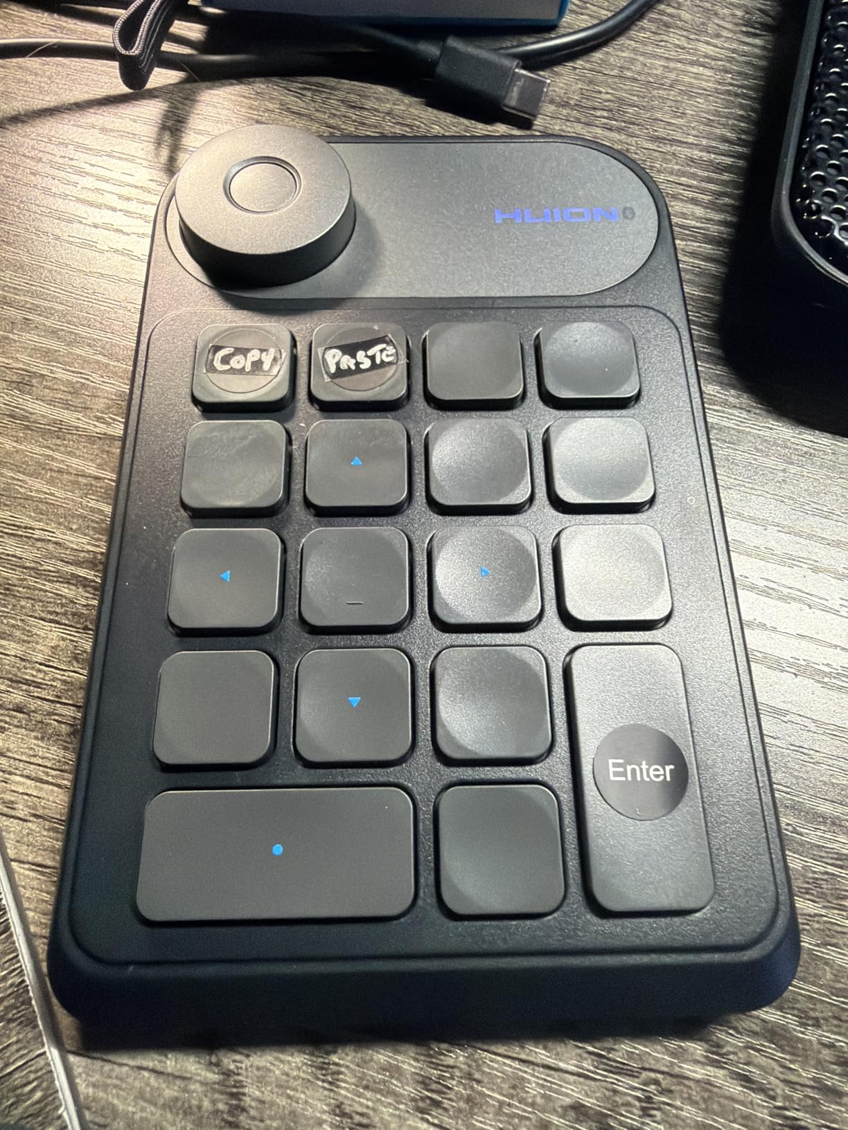 HUION Keydial Mini Bluetooth Programmable Keypad with Dial 5 Keys Anti-ghosting 18 Customized Keys, Wireless Shortcut Keyboard for Drawing Tablet, PC, MacBook, Surface Pro, Laptops customer photo 1