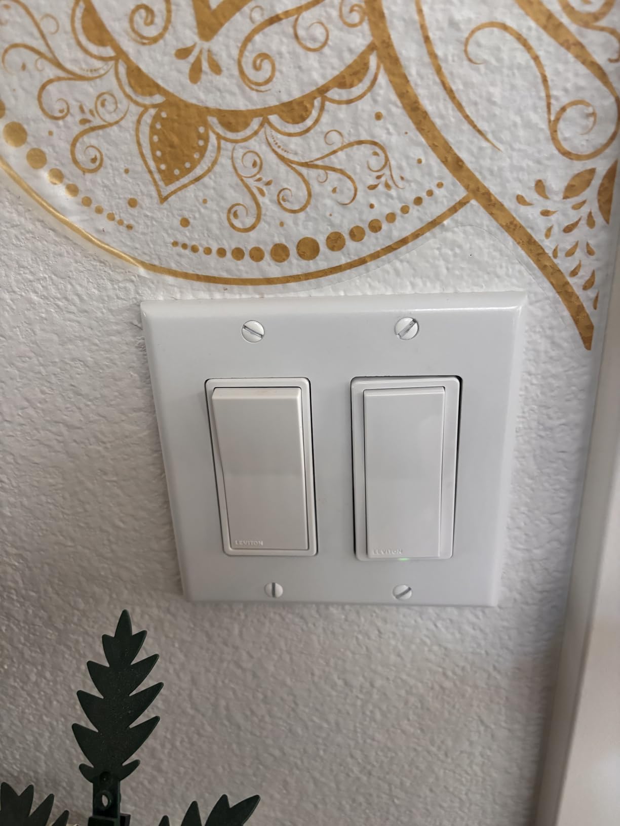 Leviton Decora Smart Switch D215S, Wi-Fi 2nd Gen, Neutral Wire Required, Works with Matter, My Leviton, Alexa, Google Assistant, Apple Home/Siri & Wired or Wire-Free 3-Way, White customer photo 1
