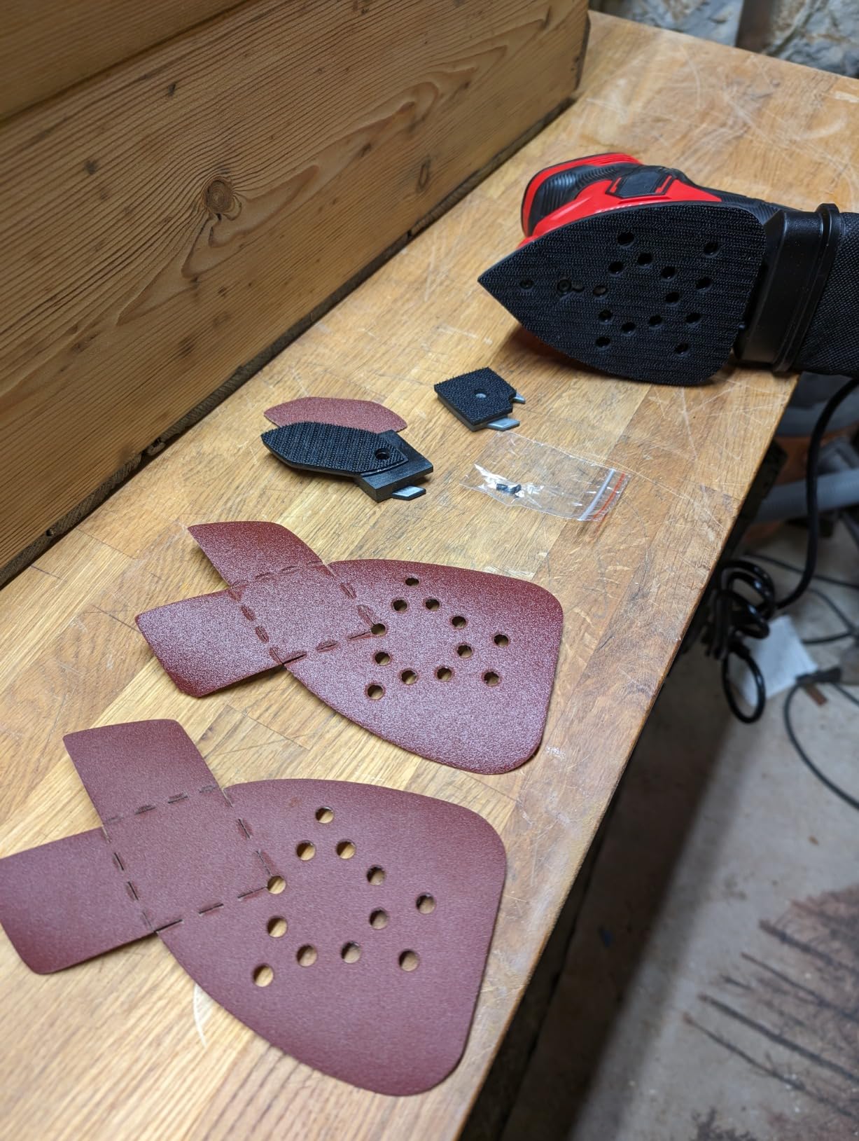 CRAFTSMAN Detail Sander, Corded Mouse Sander for Woodworking, Includes 2 Attachments, Sandpaper Sheets and Dust Bag (CMEW210) customer photo 2