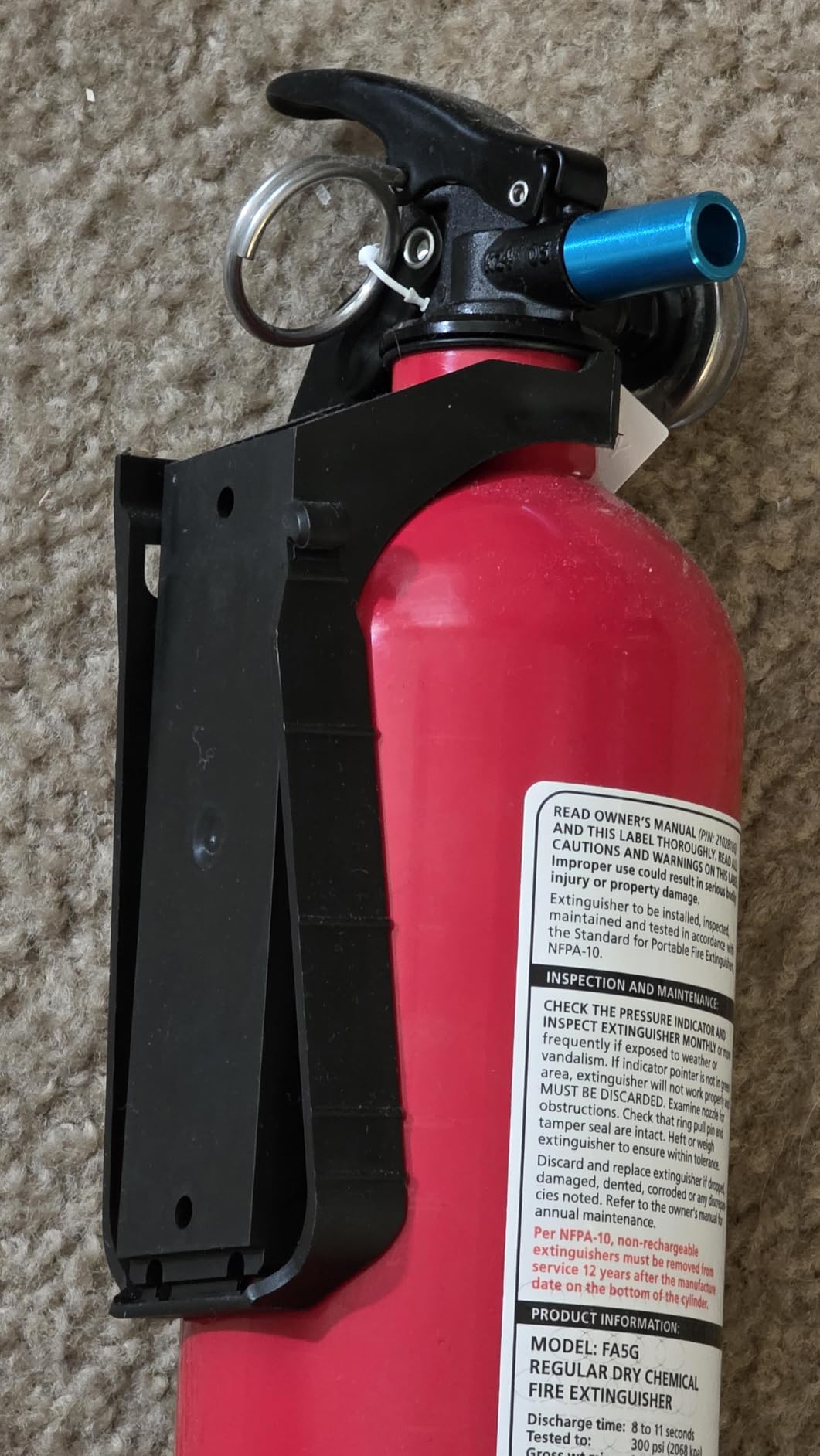 Kidde Basic 5 Fire Extinguisher for Home, 5-B:C, FA5G | Residential Fire Extinguisher for Very Small Flammable Liquids/Gases and Electrical Equipment Fires, 2 lb. Dry Chemical customer photo 1