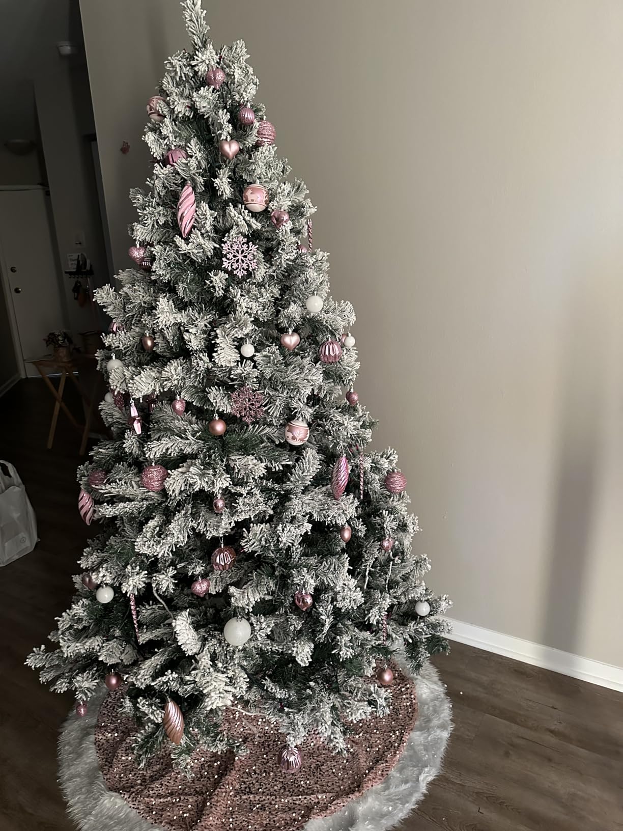 Yaheetech 7.5ft Prelit Artificial Christmas Tree with 550 Warm White Lights | 1284 PVC Branch Tips Look Full and Lifelike on a Steel Stand; Pre-Strung Lights Skip the Wiring for Fast Setup. Pure Green. customer photo 1