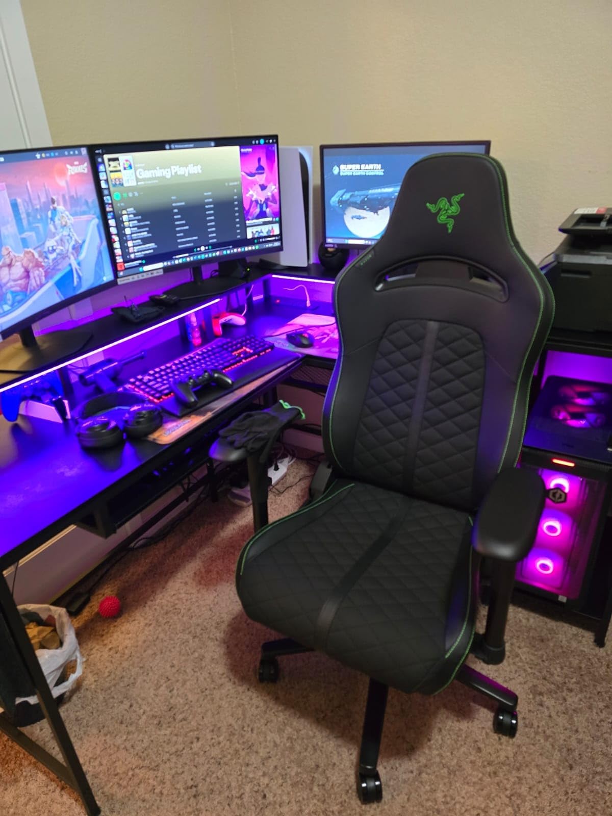 Razer Enki X Essential Gaming Chair: All-Day Comfort - Built-in Lumbar Arch - Optimized Cushion Density - Dual-Textured, Eco-Friendly Synthetic Leather - Adjustable 152-degree Recline - Black customer photo 1