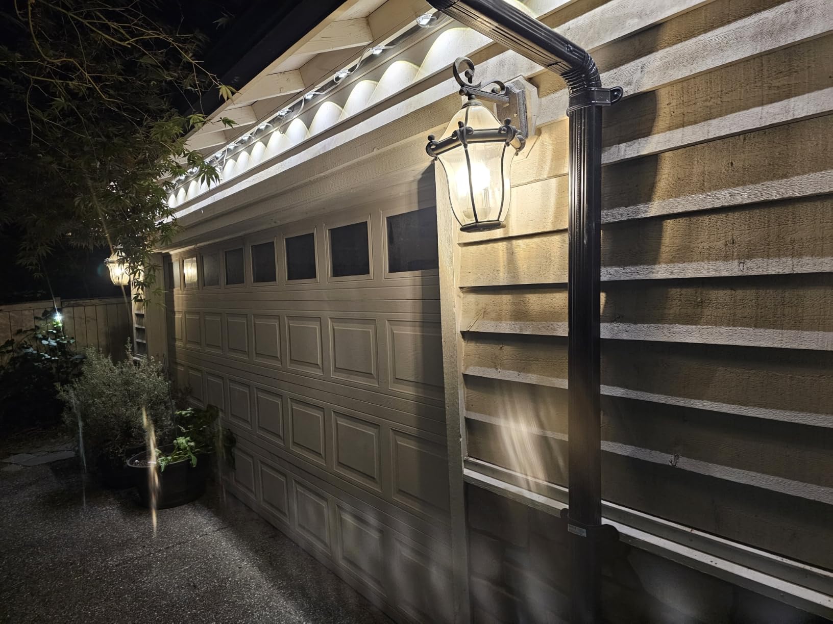 Govee Permanent Outdoor Lights Pro, 150ft with 90 RGBIC LED Lights for Daily and Accent Lighting, 75 Scene Modes for Outdoor Decor, IP67 Waterproof, Works with Alexa, Google Assistant, Matter customer photo 1