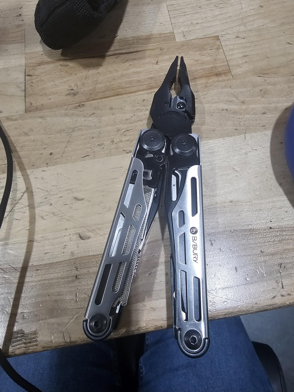 BIBURY Multitool Pliers Pro BI2045, Stainless Steel 31-in-1 Multi Tool Pliers with Replaceable Wire Cutters and Saw, Foldable Multitools with Scissors and Screwdriver, Ideal for Camping, Survival, Repair customer photo 1