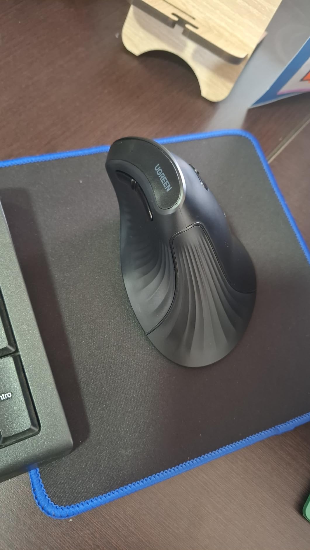 Vertical Wireless (Bluetooth 5.0+2.4G) Ergonomic Mouse with 5 Buttons, 1000/1600/2000/4000 DPI, Prevention of Mouse Arm, Vertical Mouse Compatible with PC/Laptop/Tablet, Black customer photo 1
