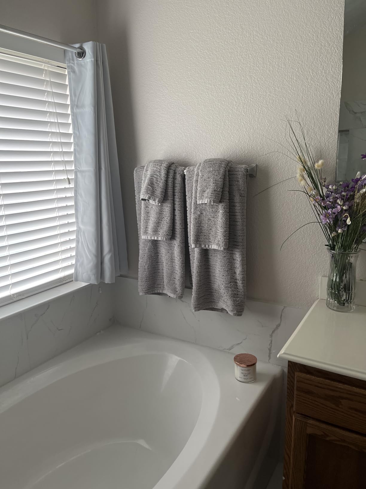 SKL Home CloudSoft 100% Cotton Luxury 6-Piece Towel Set, 600 GSM, Ultra Plush & Absorbent - 2 Bath Towels, 2 Hand Towels, 2 Washcloths, White customer photo 1