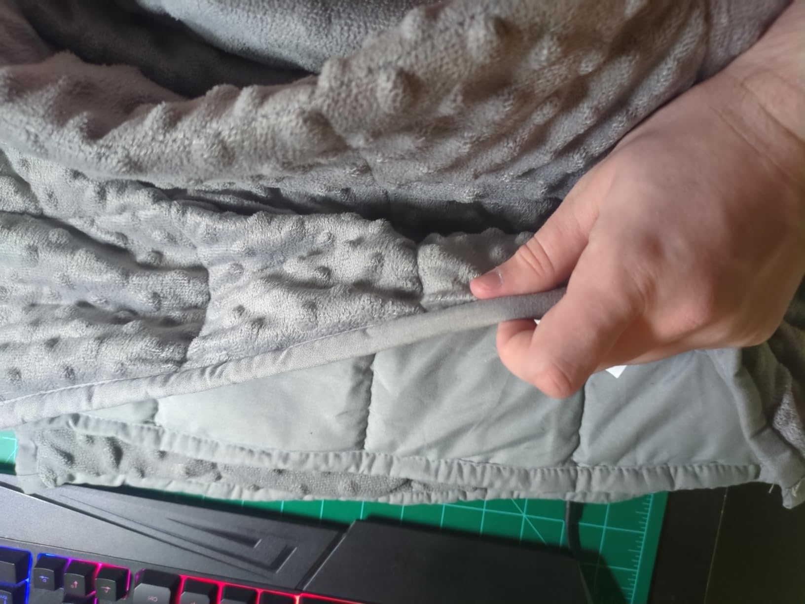 Mr. Sandman Weighted Blanket for Adults, Queen Size 20 lbs, 60 x 80 Inches | Cooling Soft Minky for Hot Sleepers; Machine Washable; Filled with Glass Beads; Heavy Bed Throw for Sleep; Grey customer photo 2