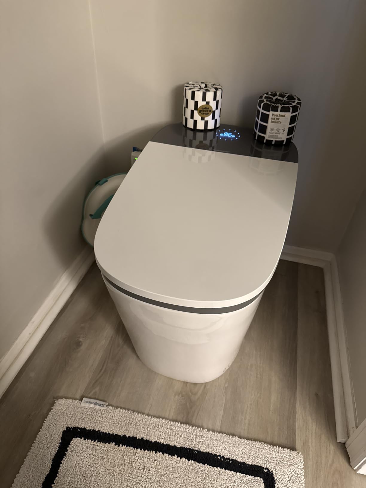 WOODBRIDGE Smart Toilet with 1000g MaP Flush Score, Foam Shield, Moving Dryer, ADA Comfort Height, Auto Flush, Blackout Flush, Auto Open & Close, Heated Seat, Bidet Toilet with Tank Built in (B0930S) customer photo 2