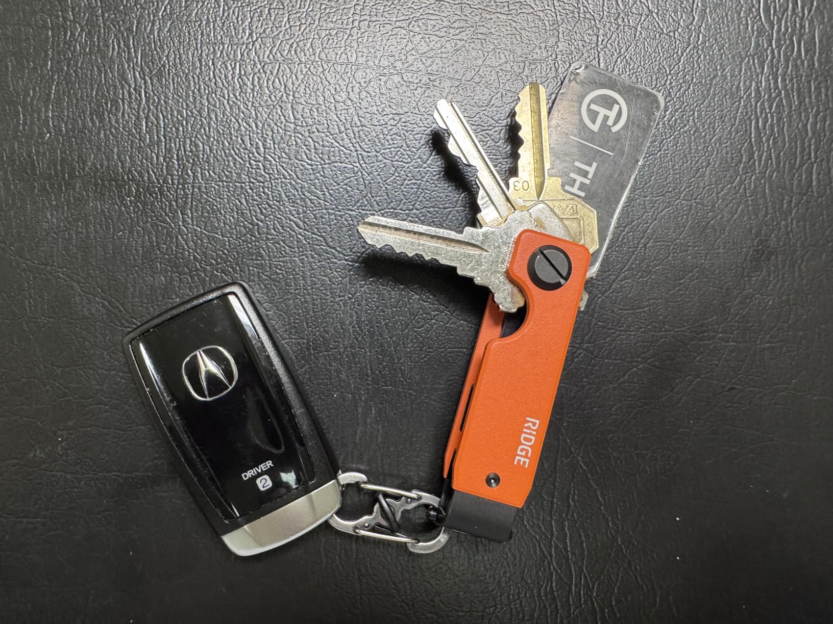 Key Organizer - Compact Metallic Key Holder, Minimalist Innovative Keyholder, Smart Keychain Secures 2-6 Keys (Ekster) customer photo 1