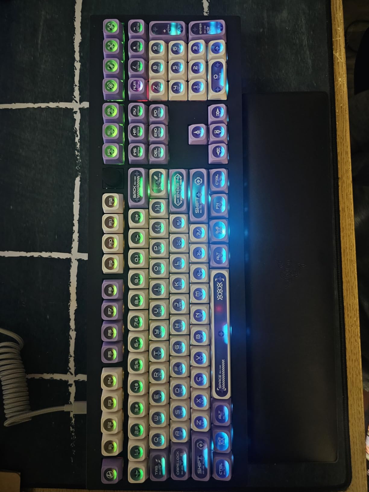 Keychron V6 Max Wireless Custom Mechanical Keyboard, 2.4 GHz Bluetooth QMK Full-Size Layout RGB with Hot-swappable Gateron Brown Switch Compatible with Mac Windows Linux customer photo 1