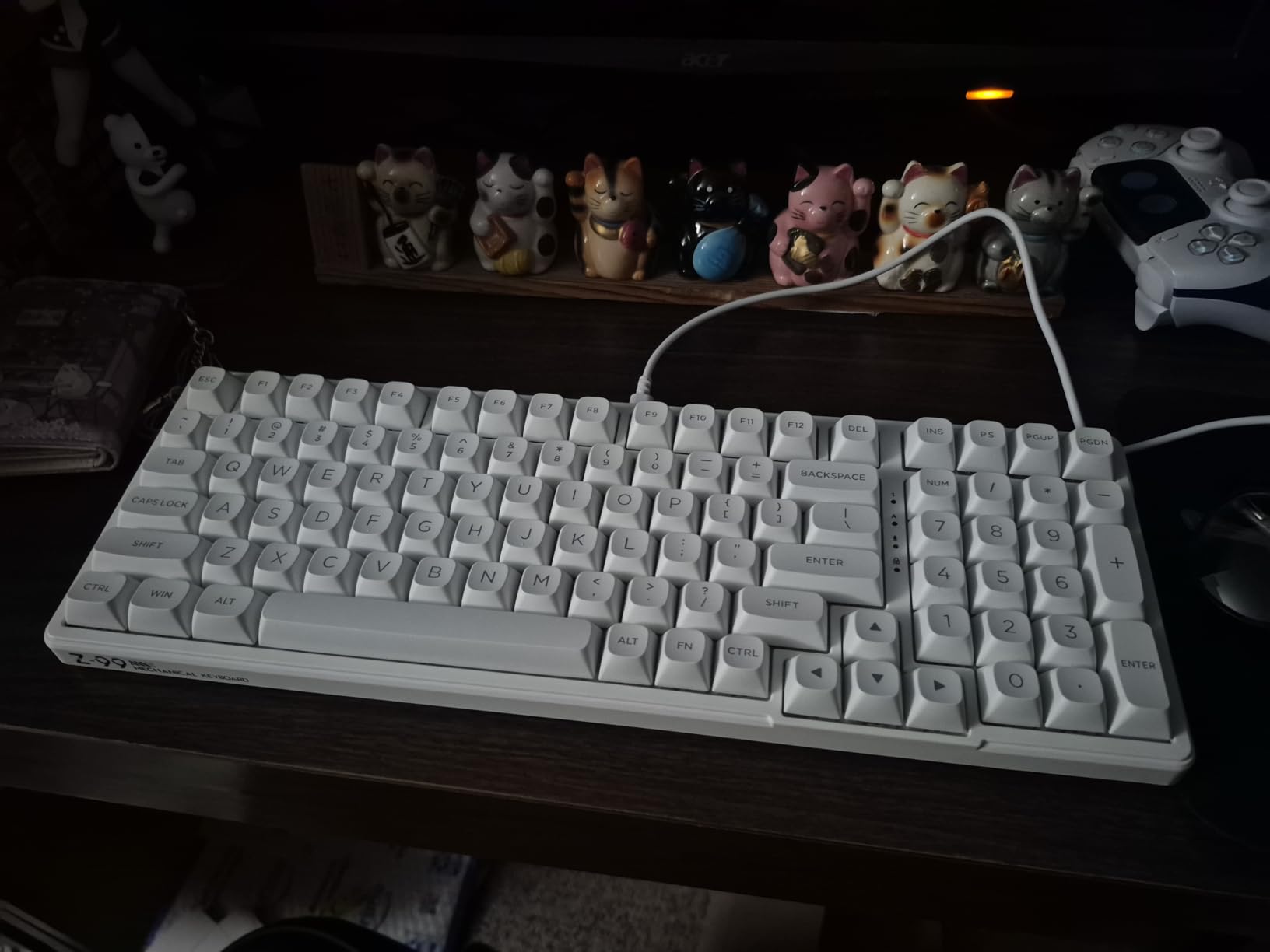 HUO JI E-Yooso Creamy Mechanical Keyboard Wired, Hot Swappable, Pre-lubed Linear Switches, Gasket Structure with Sound Dampening Foam, RGB Backlit, 99 Keys Custom Gaming Keyboard for PC/Mac,White customer photo 1