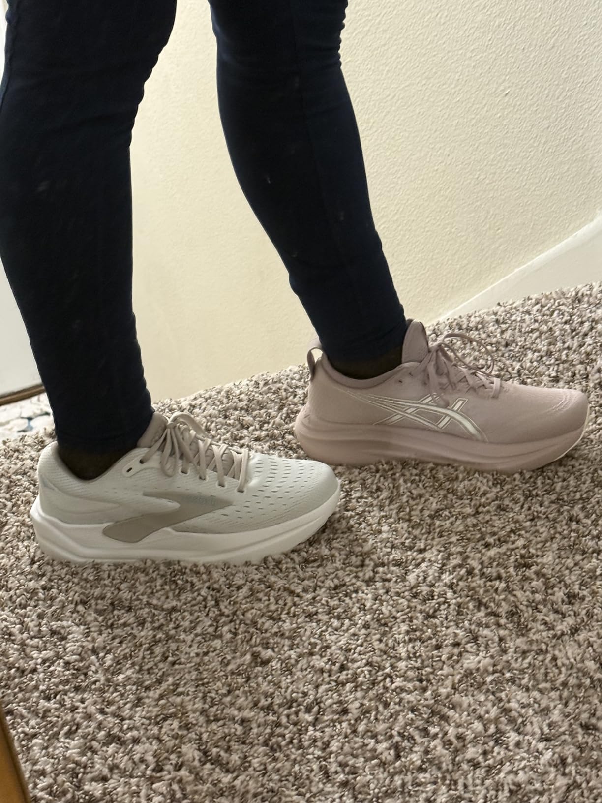 Women's Gel-Nimbus 27 Running Shoes customer photo 1