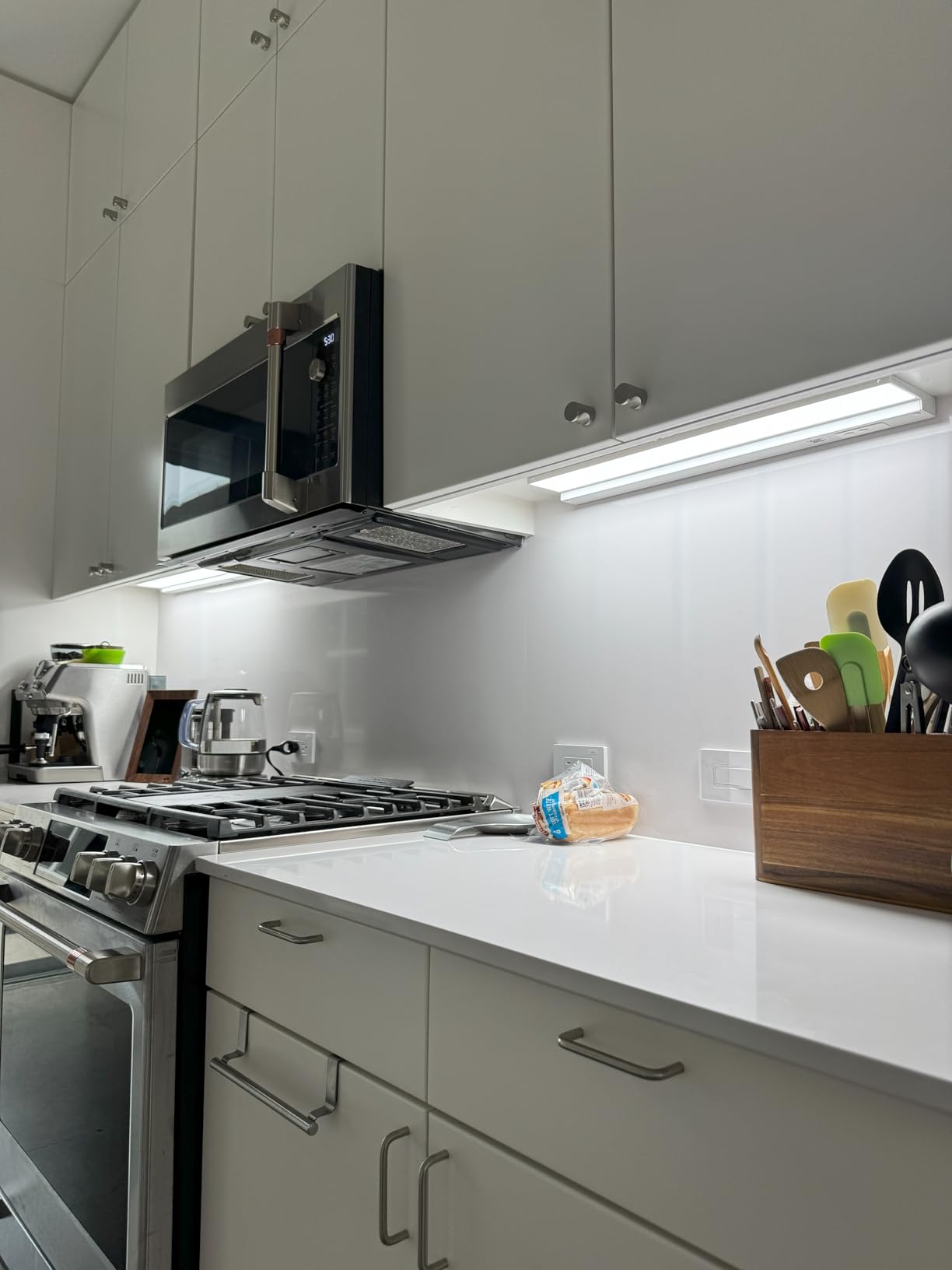 GE Cync Reveal HD+ Smart Undercabinet Light Fixture, Color Changing Undercab Light, Smart Wi-Fi Kitchen Light, Works with Alexa and Google Home, 18-in Bar, 93131251 customer photo 1