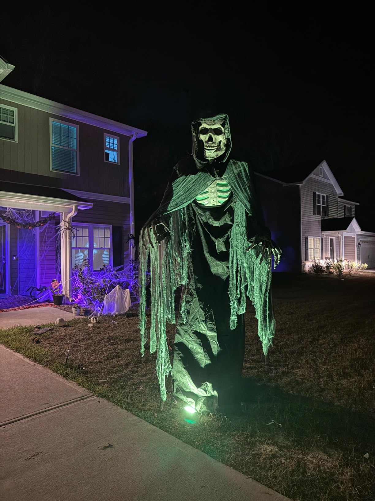 Haunted Hill Farm Motion-Activated 10-Ft. Tall Towering Reaper, Plug-in Talking Scare Prop Animatronic with Spooky Sound Effects and Lights for Indoor or Covered Outdoor Creepy Halloween Decoration customer photo 2