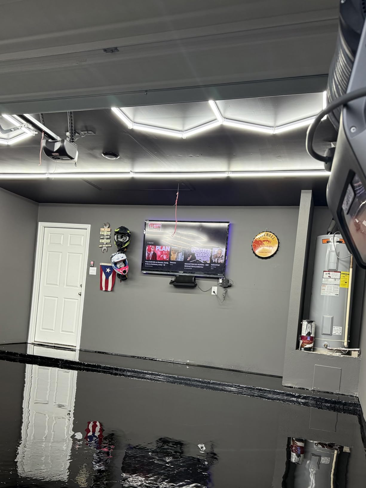 Self Leveling Epoxy Resin Kit - ANE Garage Floor Epoxy Kit Spreads Seamlessly. Durable, Industrial Grade Clear Epoxy Resin for Concrete Floors and Countertops - Black customer photo 1