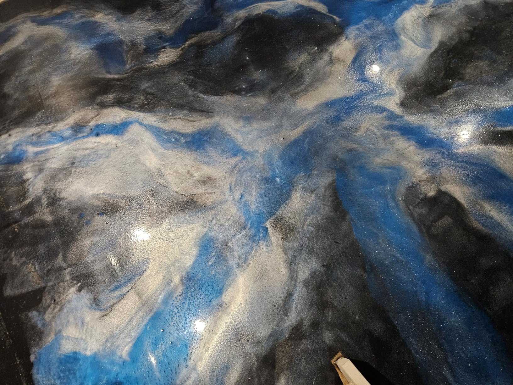 Self Leveling Epoxy Resin Kit - ANE Garage Floor Epoxy Kit Spreads Seamlessly. Durable, Industrial Grade Clear Epoxy Resin for Concrete Floors and Countertops - Black customer photo 2