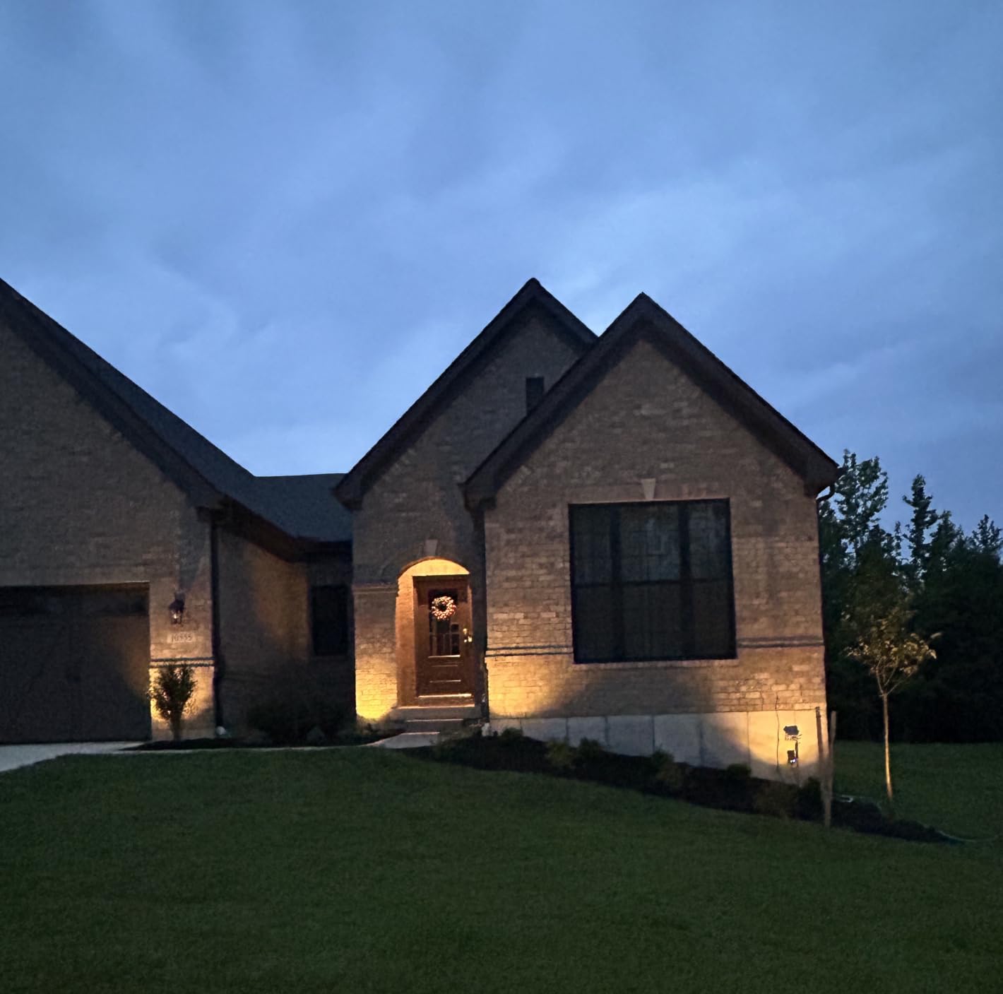 ZUCKEO All-in-One Landscape Lighting Kit, 5W LED Low Voltage Landscape Lights with Transformer and 80FT Wire, Waterproof Outdoor Spotlight with Connectors for Yard Garden House, 3000K 12-24V 8Pack customer photo 2