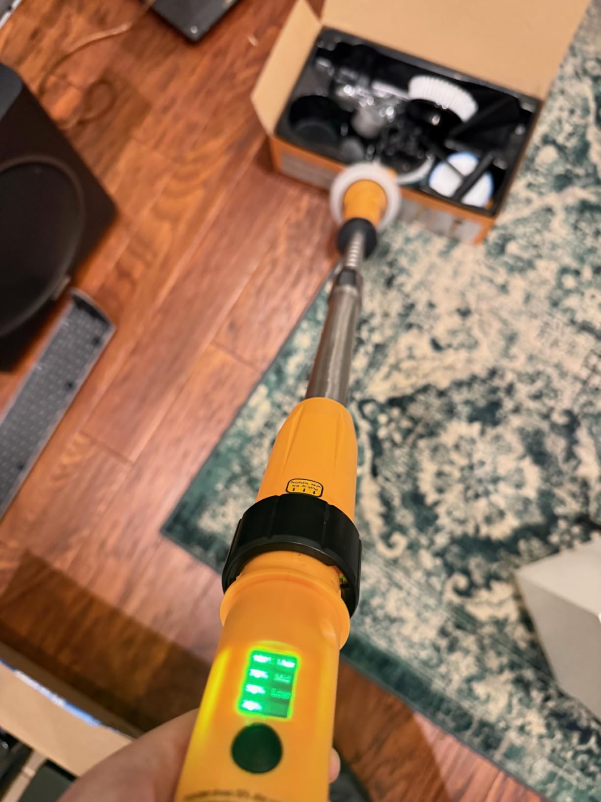 Qimedo Electric Spin Scrubber Extra Large Brush Q3, 6000 mAh Best Battery Power Scrubber for Cleaning, 1200RPM Shower Cordless Cleaning Brush with 8 Brushes for Bath/Tub/Tile/Floor (Smart Display) customer photo 1