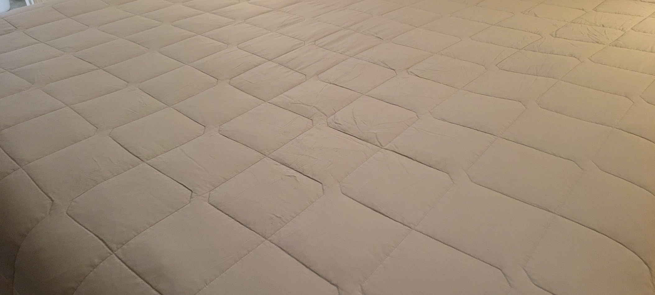 EP Mode Lightweight Quilt Blanket for Summer, Viscose from Bamboo Fabric & Filling, Natural, Breathable & Machine Washable- Sage Green, Queen customer photo 2