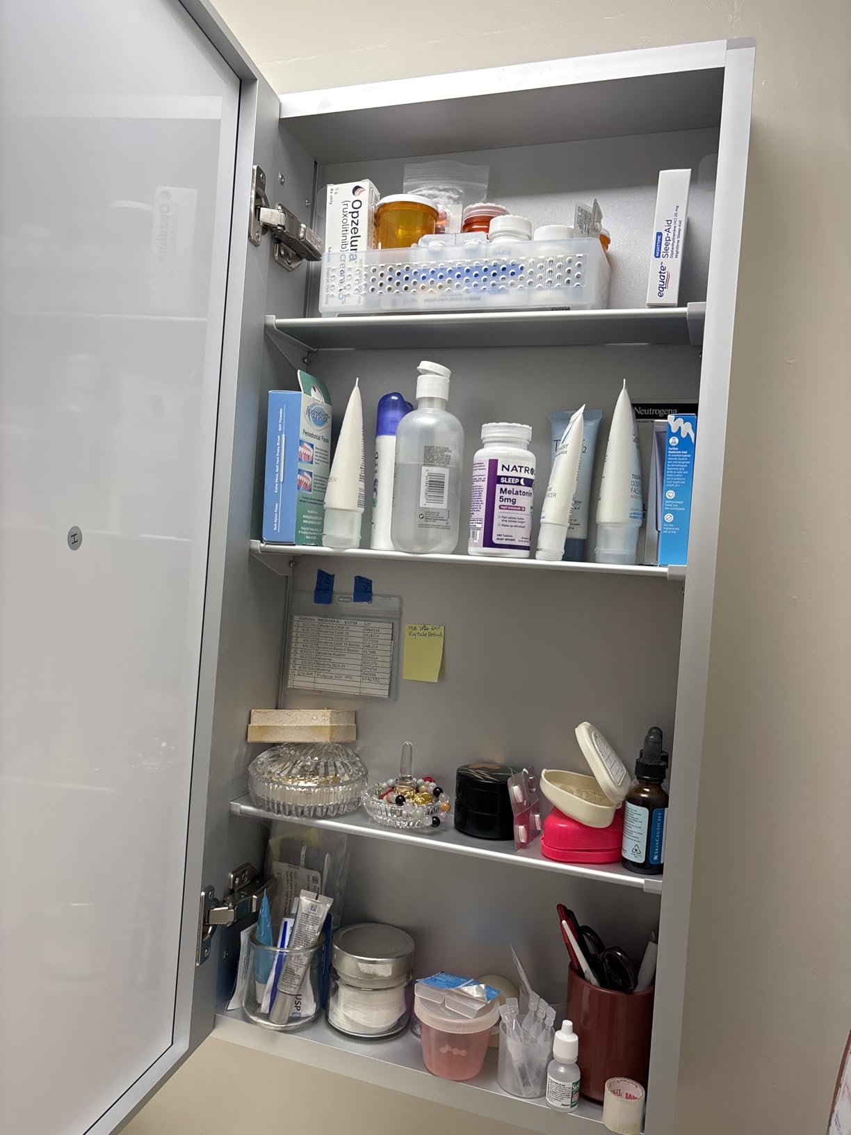 TokeShimi 24x32 Mirrored Medicine Cabinet Recessed or Wall Mount, Aluminum Tempered Silver Bathroom Medicine Cabinet with Mirror with Stepless Adjustable Storage Metal for Modern Farmhouse customer photo 2