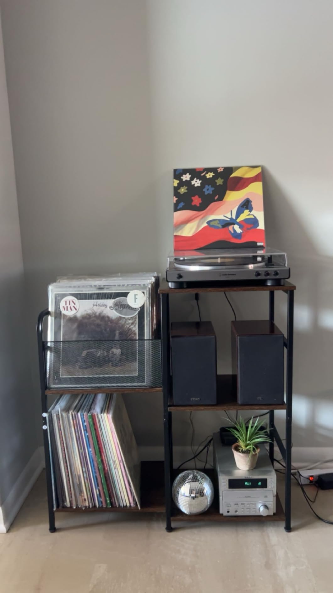 ThreeHio Record Player Stand, Turntable Stand with Vinyl Storage Holds up to 300+ Albums, Storage Cabinet for Vinyl Records, Record Player Table for Living Room customer photo 2