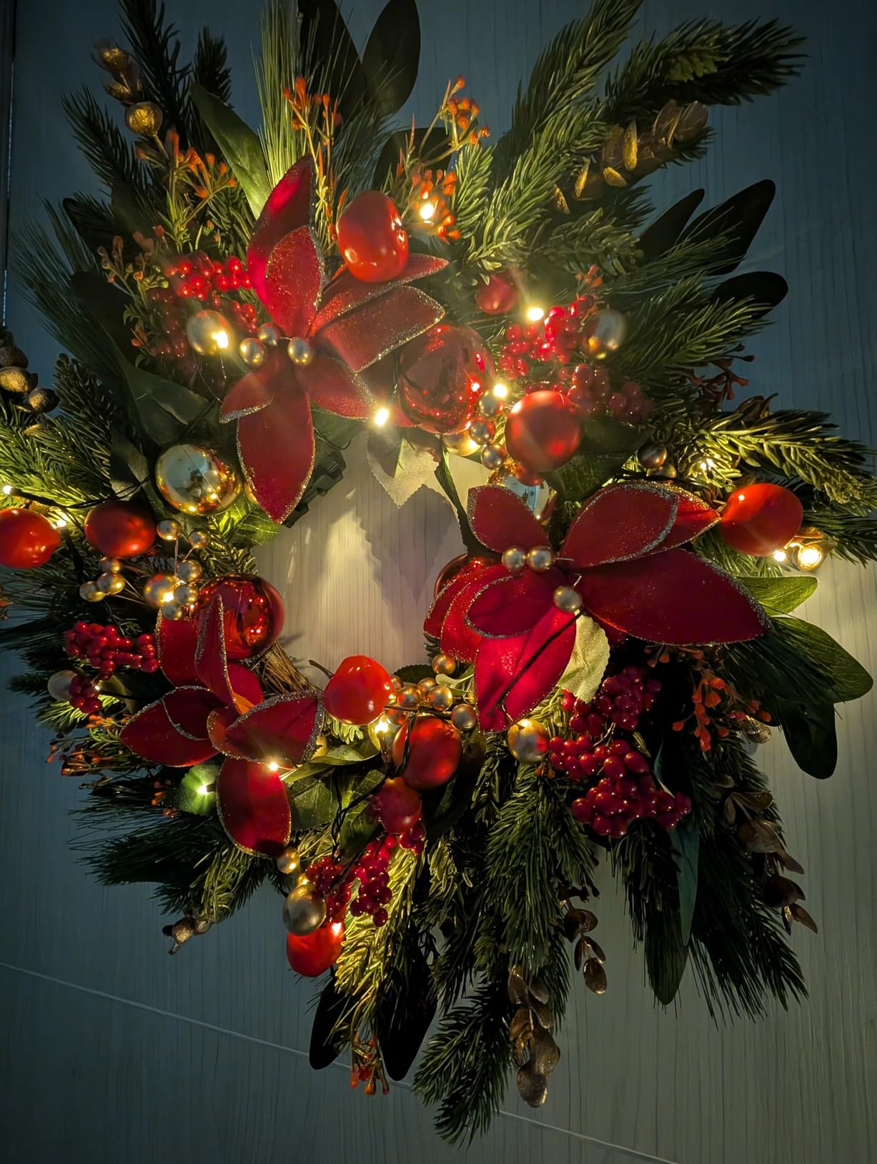 Christmas Wreaths for Front Door- 24 Inch Outdoor Prelit Christmas Door Wreath with Lights, Lighted Xmas Wreath with Poinsettia Flowers, Red Berries, Golden Ball- Home Christmas Decorations customer photo 1