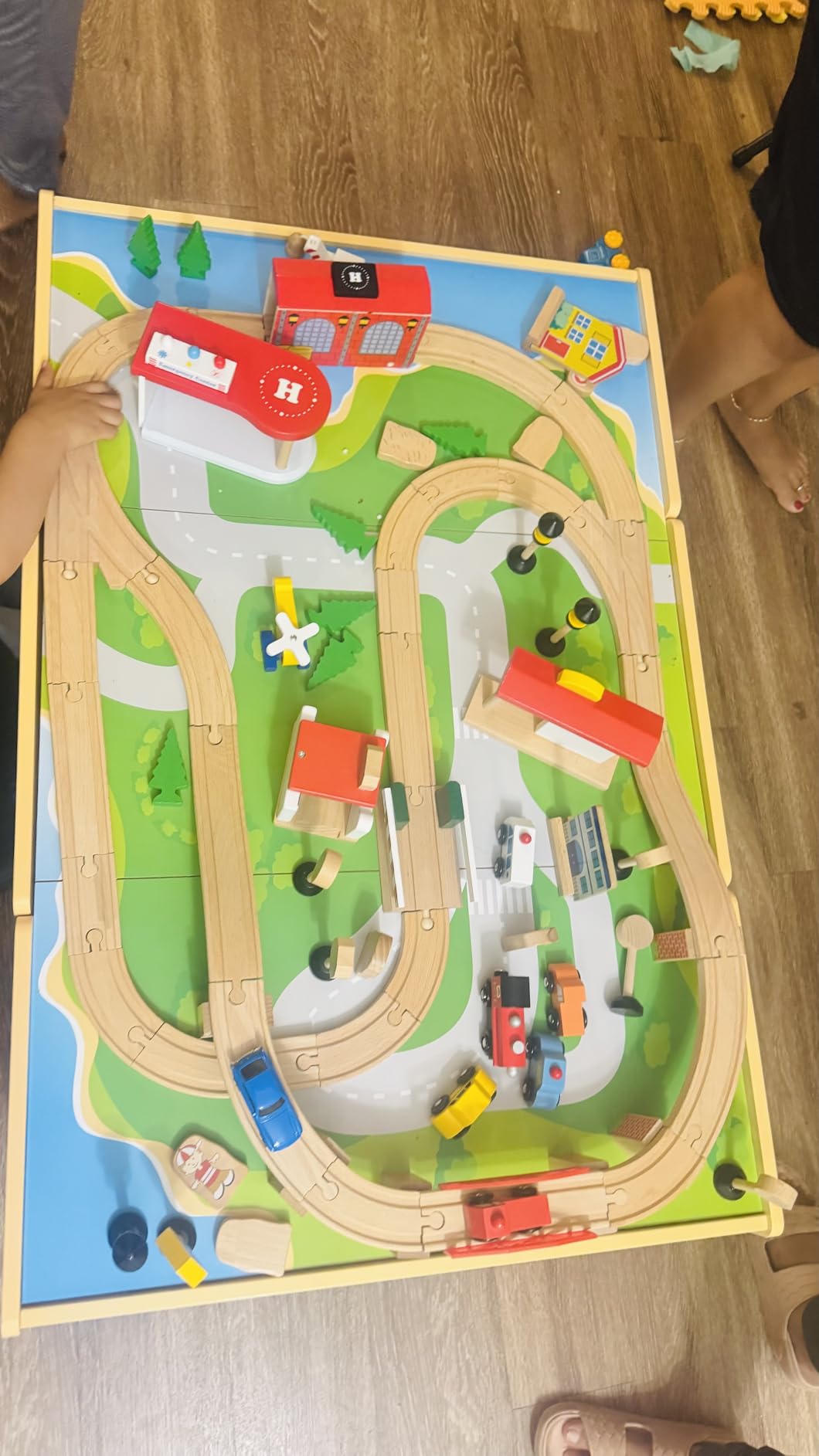Costzon Train Table, 3-in-1 Wooden Train Set Table w/Reversible 84 PCS Track Train Toys, Table Map & Storage Drawer for Building, Playing, Studying customer photo 2