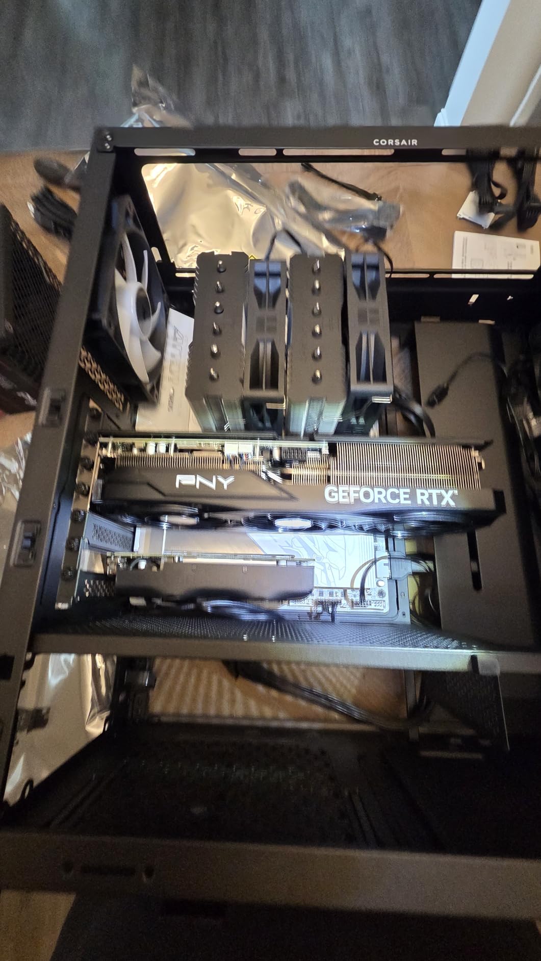 CORSAIR 4000D RS ARGB Frame Modular Mid-Tower ATX PC Case, High Airflow, 3X Pre-Installed RS Fans, InfiniRail Mounting System, ASUS BTF, MSI Zero, Gigabyte Stealth, Black customer photo 2