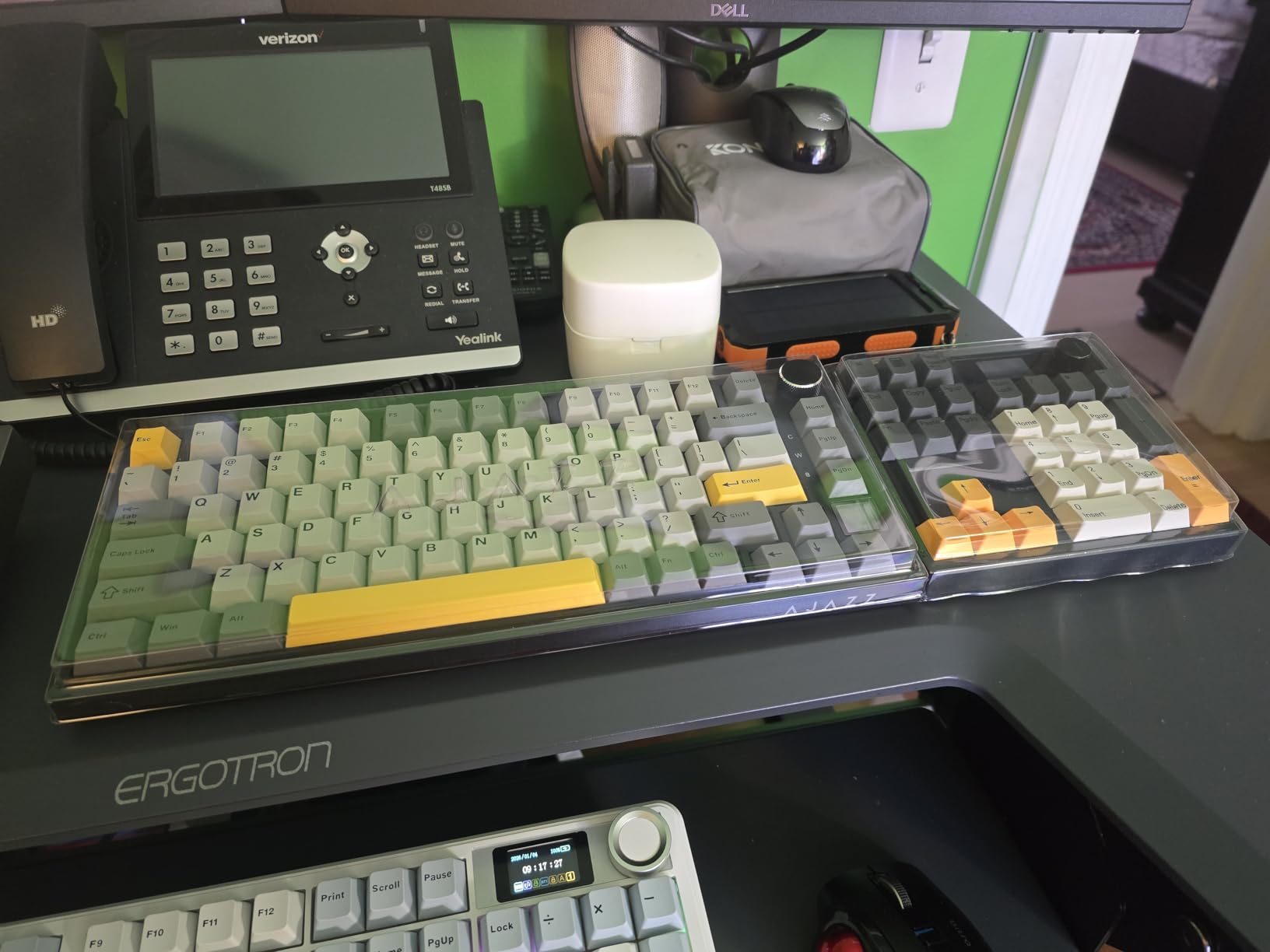 BOYI TD31Pro Mechanical Numpad, Mini Keyboard with Screen & Knob, Bluetooth 5.0/2.4G/Type-C Wireless Numeric Keypad, Gasket HotSwap RGB Number Pad, PBT Keycaps Rechargeable Number keypad for PC customer photo 2