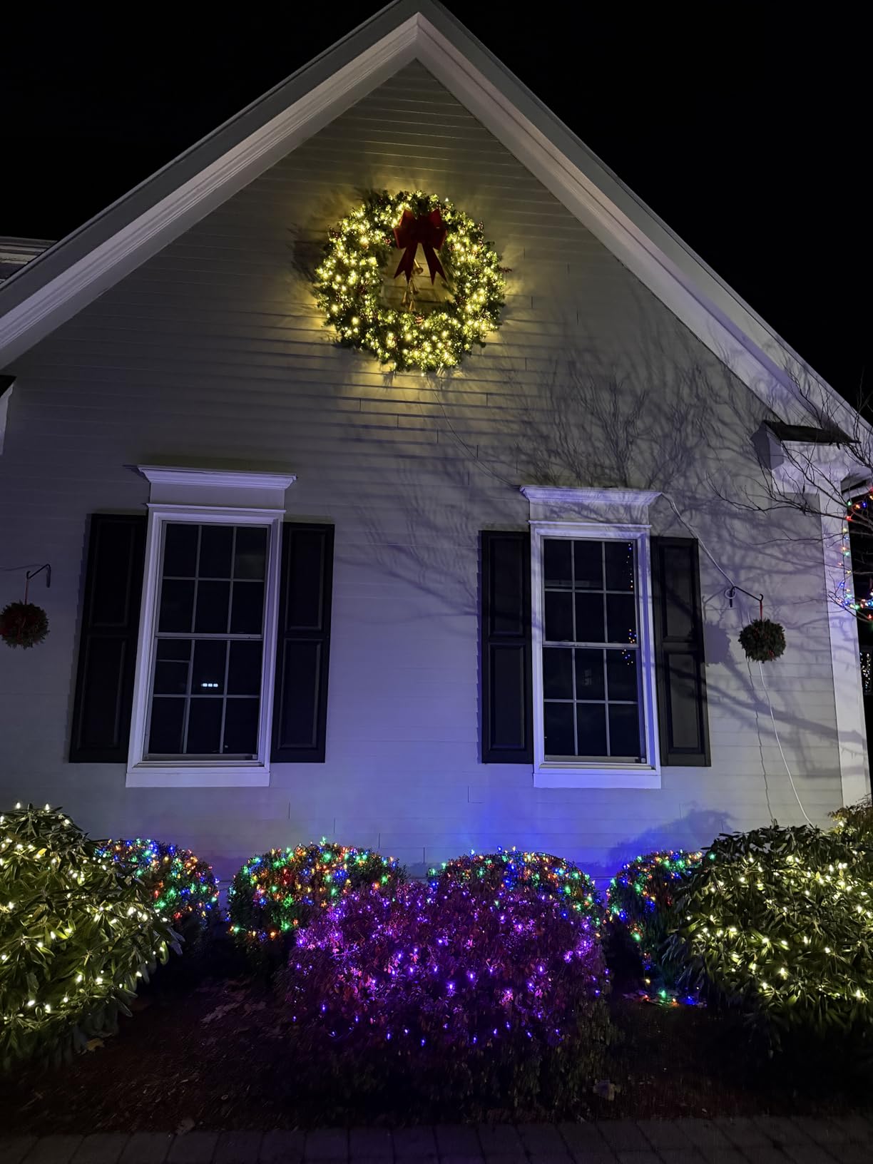 Best Choice Products 30in Large Artificial Pre-Lit Fir Christmas Wreath Holiday Accent Decoration w/ 100 LED Lights, 220 PVC Tips customer photo 2