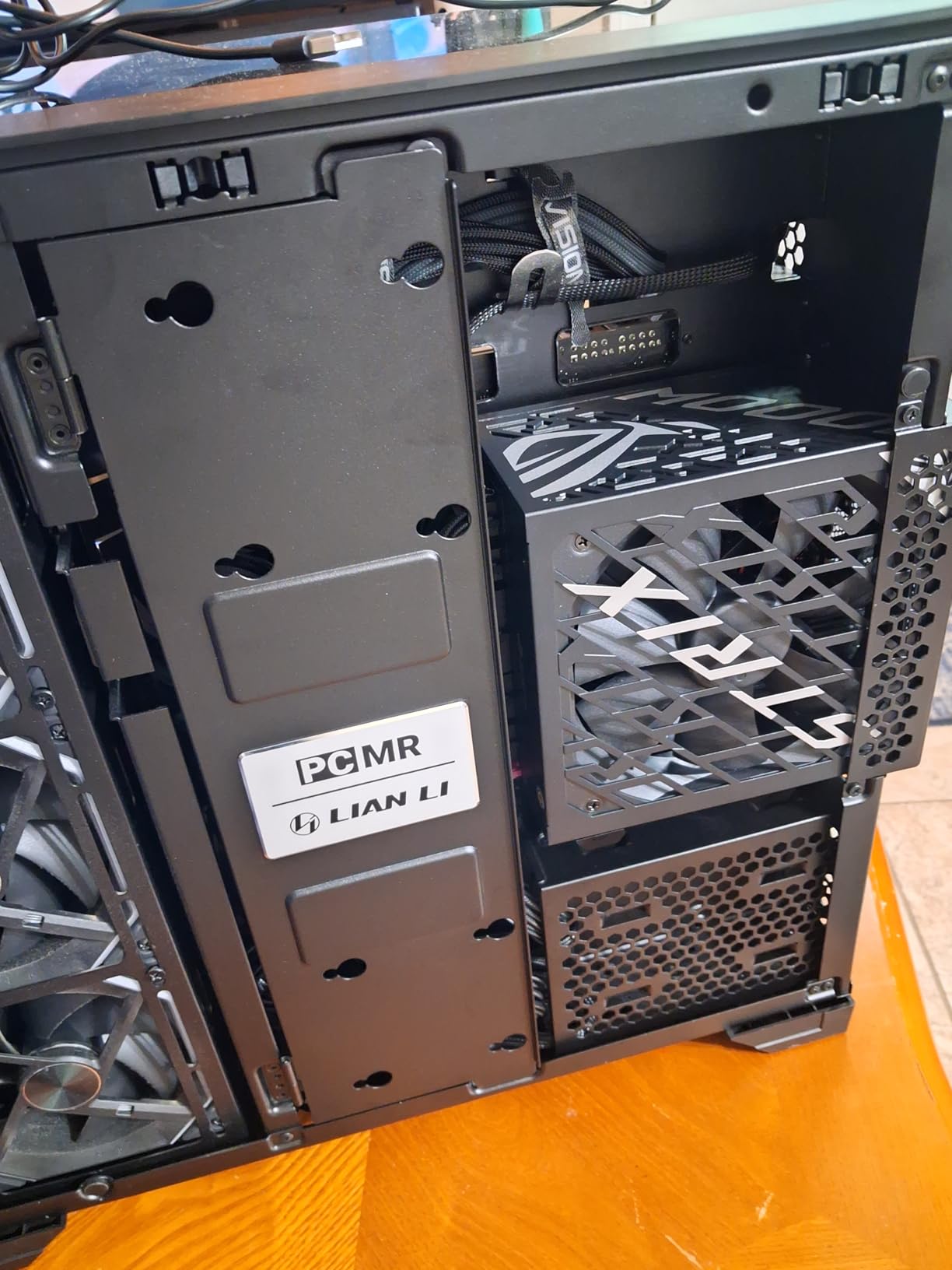 ASUS ROG Strix 1000W Platinum (Fully Modular Power Supply, 80 Plus Platinum Certified, ATX 3.1, Cybenetics Lambda A+, GaN MOSFET, GPU-First Intelligent Voltage Stabilizer, 10-Year Warranty) customer photo 2