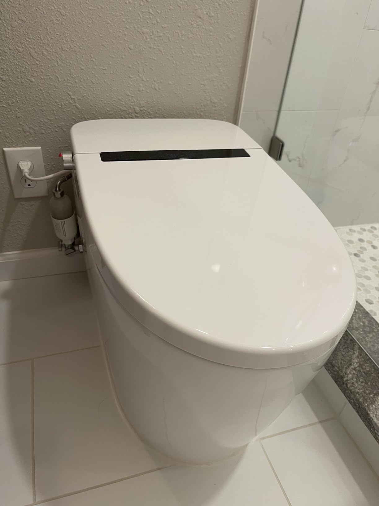 DeerValley Luxury Smart Toilet with Bidet Built in Bubble Wash, Auto Open/Close Lid Water Filter Instant Heated Seat Dryer, Soft-Close Modern Japanese One-Piece Toilet with Night Light for Bathrooms customer photo 1