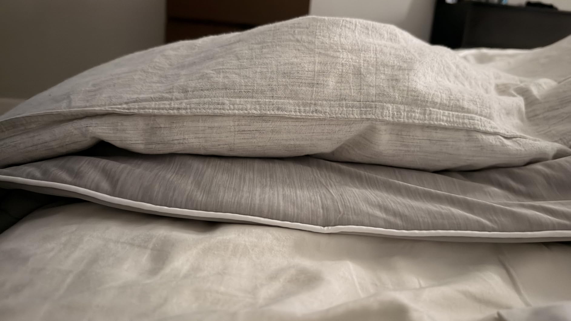 Cooling Comforter Queen Size, Dual-Sided Lightweight Cooling Blanket for Hot Sleepers, Q-Max 0.43 Breathable Cooling Quilt for Night Sweats, 90