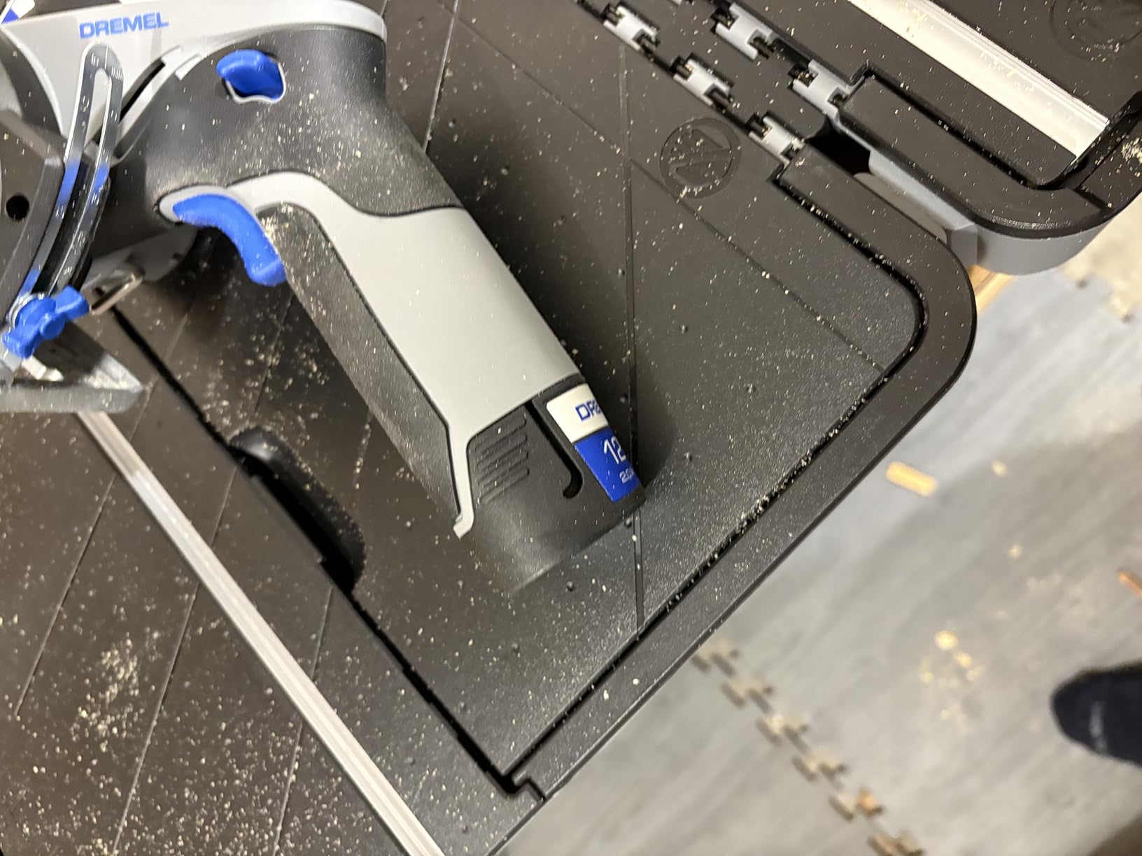 Dremel Blueprint Portable Saw Station with 12V Brushless Compact Circular Saw and Multi-Purpose Cutting Case (CS12V-S1C) customer photo 2