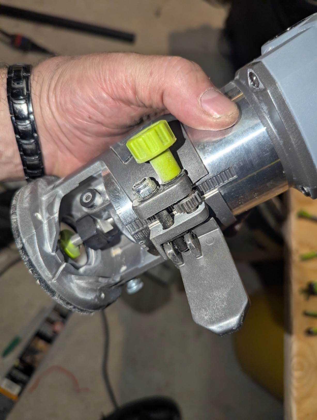 WORKPRO 20V Cordless Compact Router Tool, 6 Variable Speeds up to 30,000RPM Wood Router for Chamfering, Slotting, Trimming, with Multi-Angle Adjustable, Straight, Dual-Handle Base and Multiple Bits customer photo 2