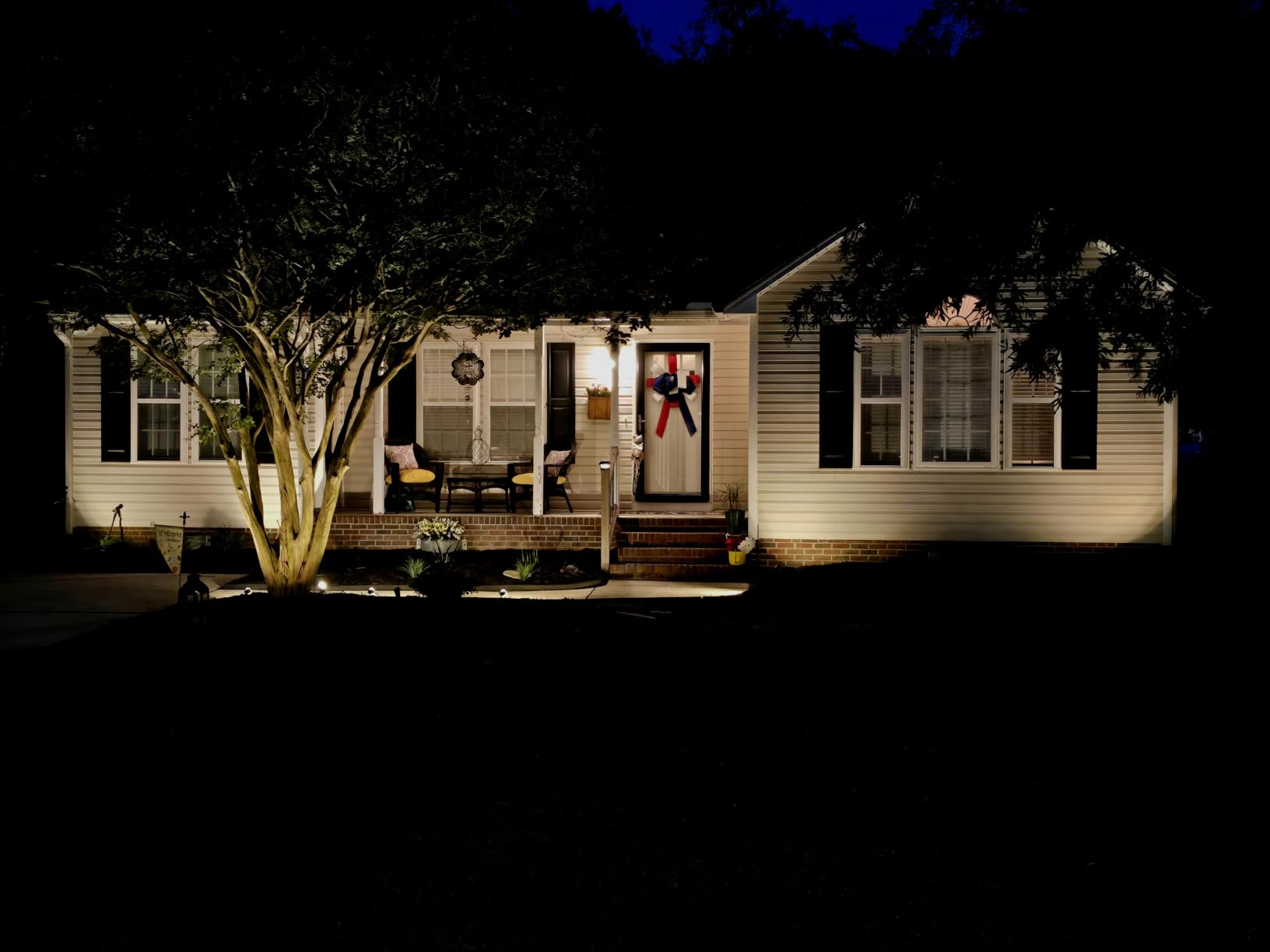 ZUCKEO All-in-One Low Voltage Landscape Lighting Kit, 5W LED Landscape Lights with Transformer, 120FT Wire and Connectors, Waterproof Outdoor Spotlight for Yard Garden House, 3000K 12V-24V, 12Pack customer photo 2