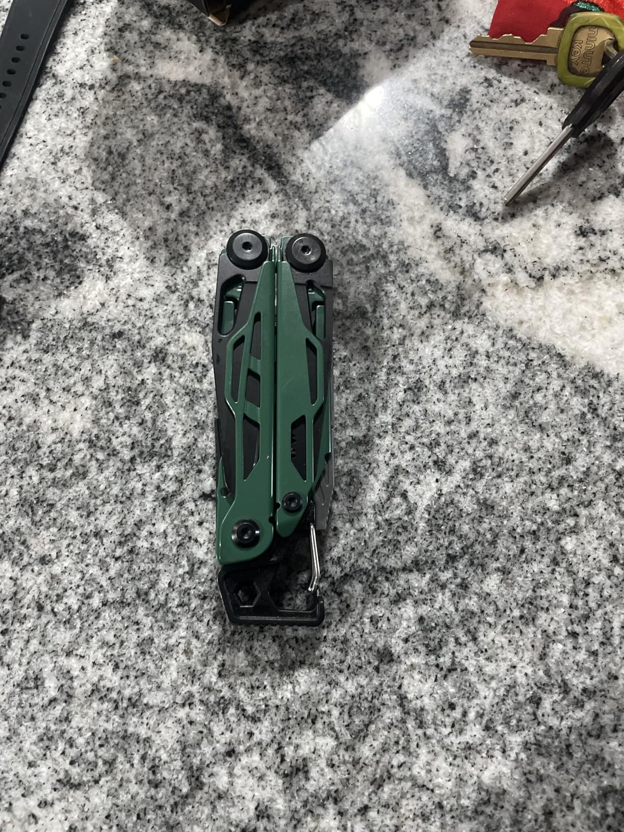 MOSSY OAK CNC-Machined Multitool Pliers, 27-in-1 Multi Tool with Pocket Knife, Fire Starter & Whistle, Bottle Opener, Screwdriver - Self-Locking Survival Tool for Camping & Hiking customer photo 1