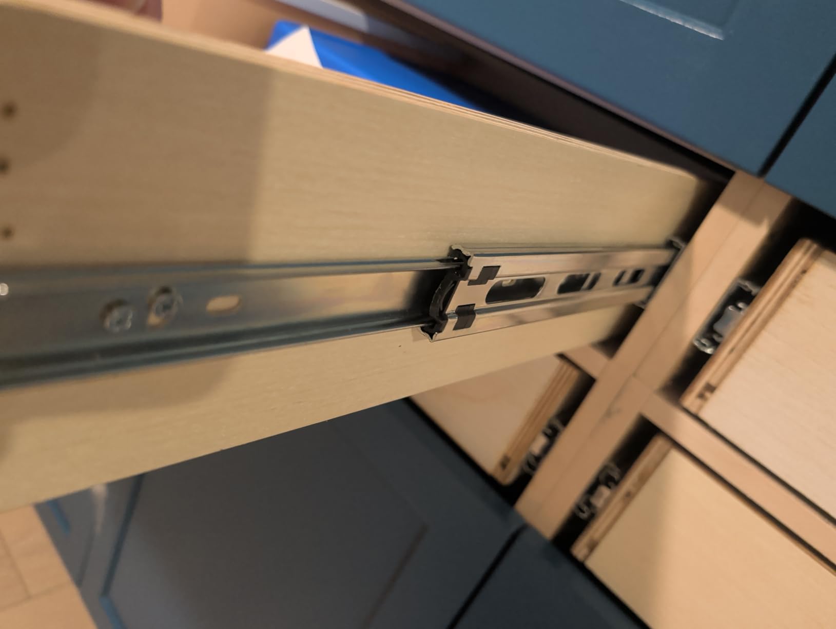Probrico 1 Pair 22 Inch Rear/Side Mount Drawer Slides with Rear Mounting Brackets, Heavy Duty Ball Bearing Soft Close Drawer Glides, 3 Folds Full Extension Dresser Drawer Runners customer photo 2