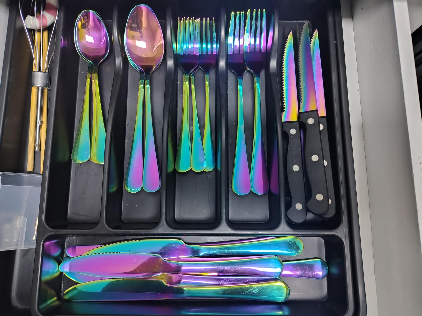 PHILIPALA 40 Piece Gold Silverware Set, Stainless Steel Flatware Set for 8 Food Grade Novelty Flatware Cutlery Utensil Set Include Knife Fork Spoon Mirror Polished Dishwasher Safe customer photo 2