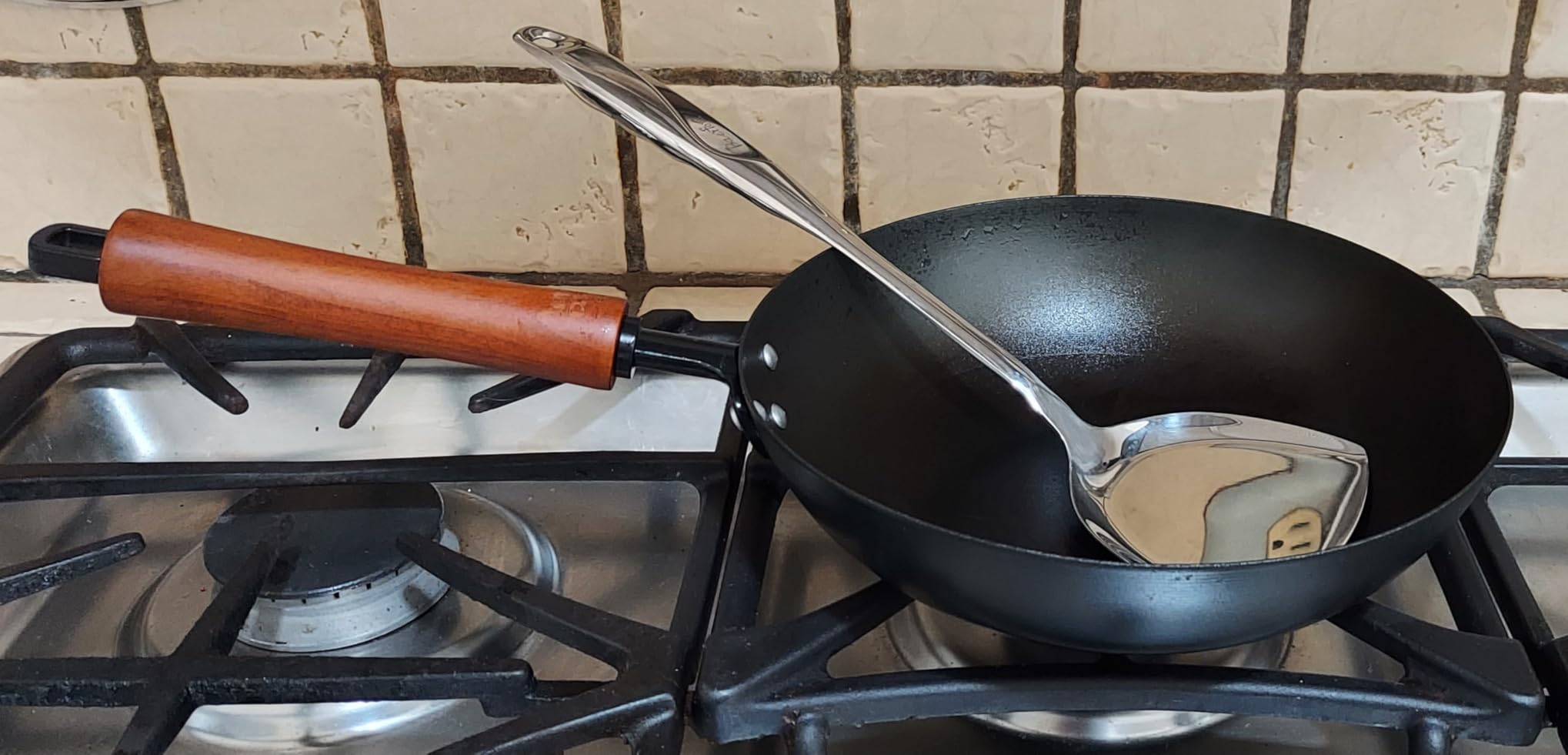 Joyce Chen Classic Series 14-Inch Preseasoned Carbon Steel Wok customer photo 2