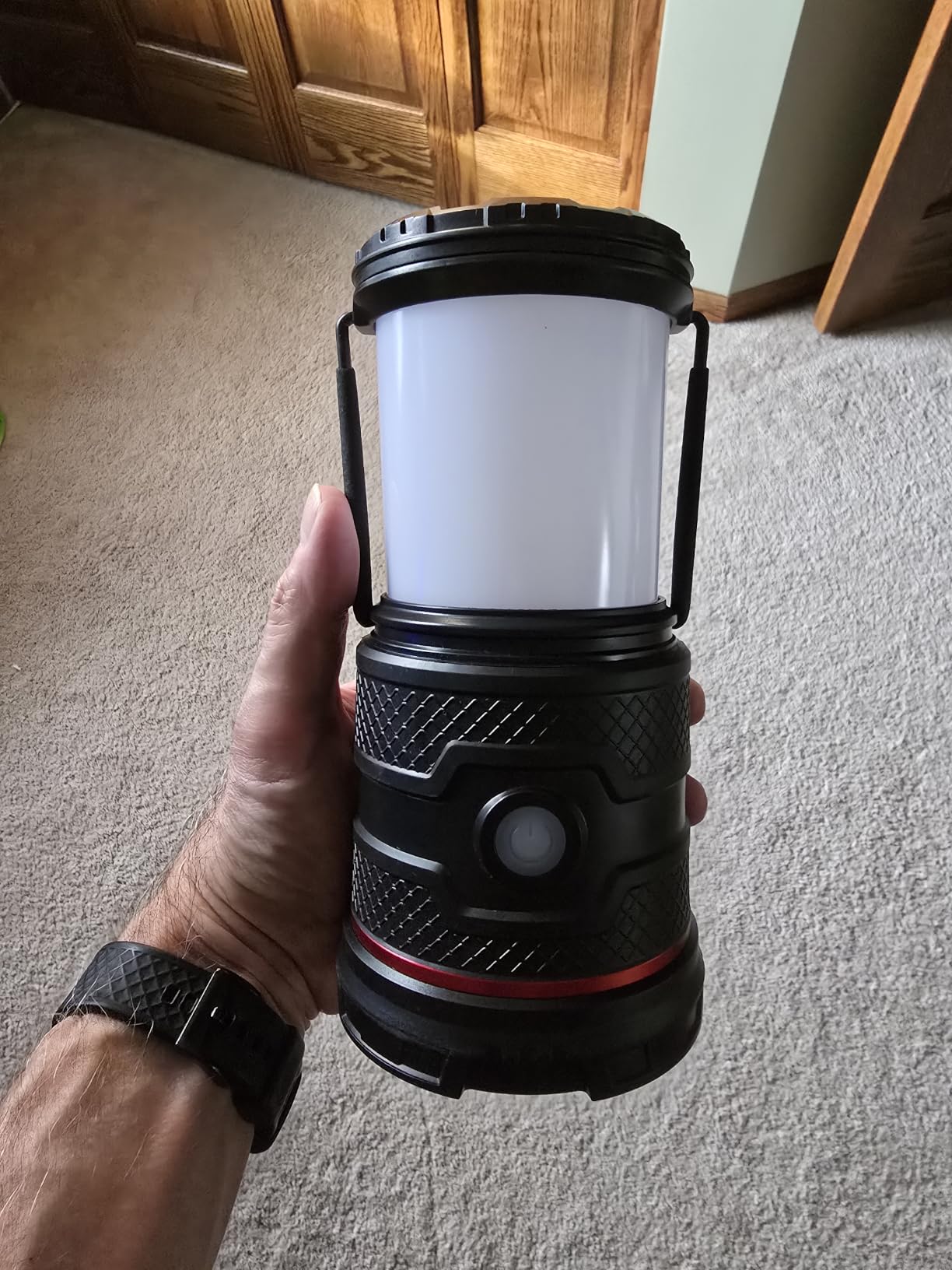 EAL30R 1000 Lumen Rechargeable Emergency Camping Lantern with Warm, Day, Red & Red Flashing Mode, Foldeable Handle, 15 Hours of Runtime customer photo 1