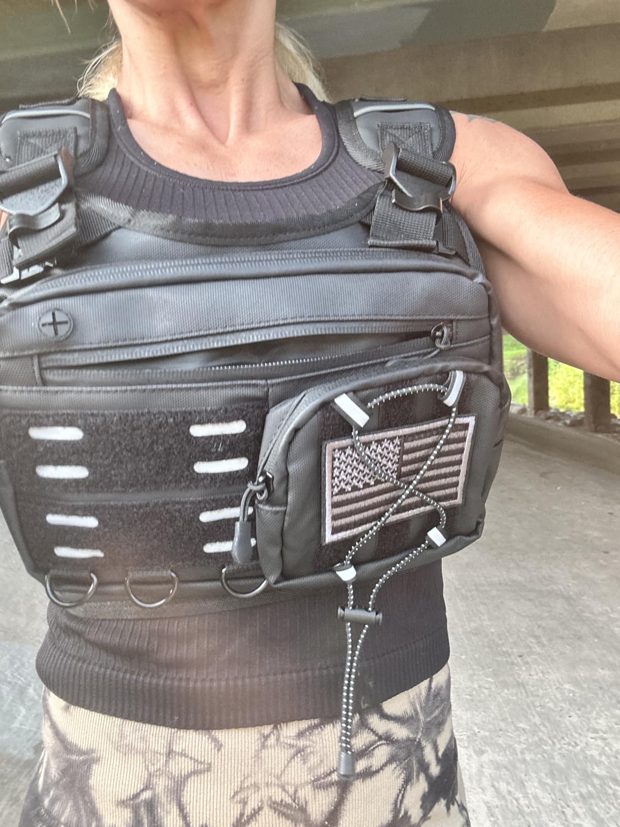Running Vest with 2L Water Bladder, Hydration Backpack, U.S. Design Patent, Lightweight Hydration Pack with Gear Holder, Reflective Chest Pack for Men Women customer photo 2