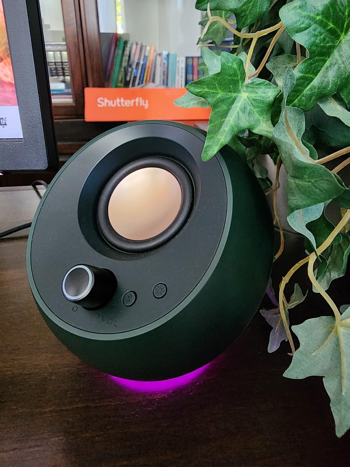 Creative Labs Pebble PRO Minimalist USB-C Computer Speakers - Black customer photo 2